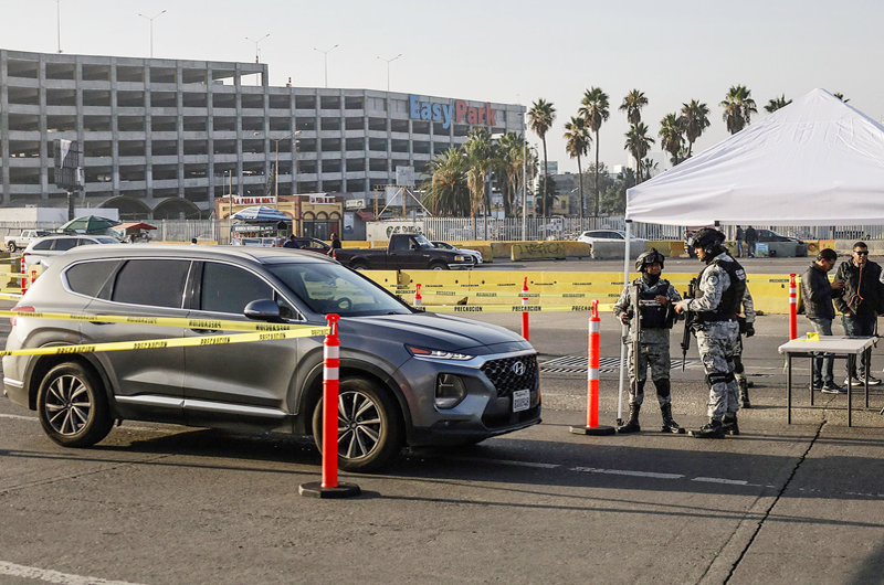 Autoridades mexicanas instalan filtro de  revisión en garita de la fronteriza Tijuana