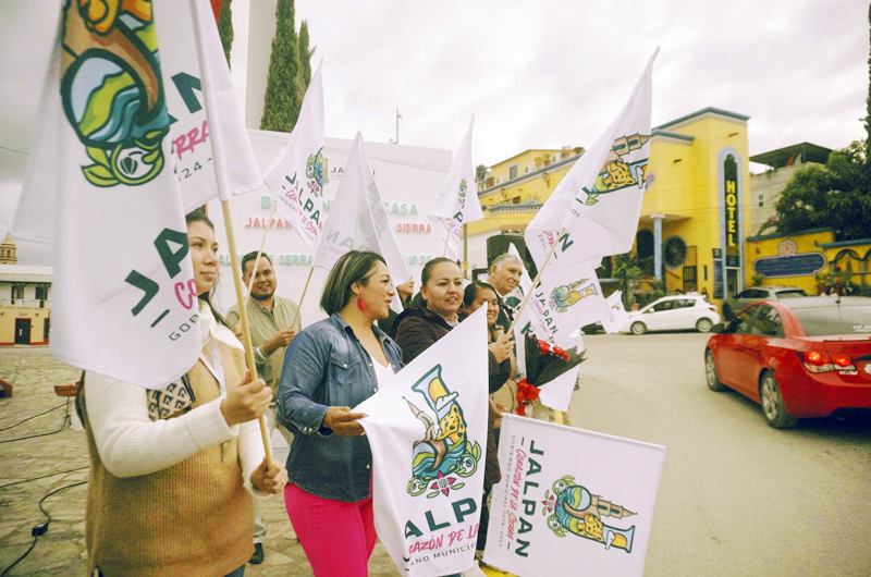 Más de 20 mil mexicanos en EEUU regresan a su país en caravana para pasar fin de año