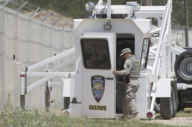 En Centros para inmigrantes rechazan presencia de Guardia Nacional de Texas