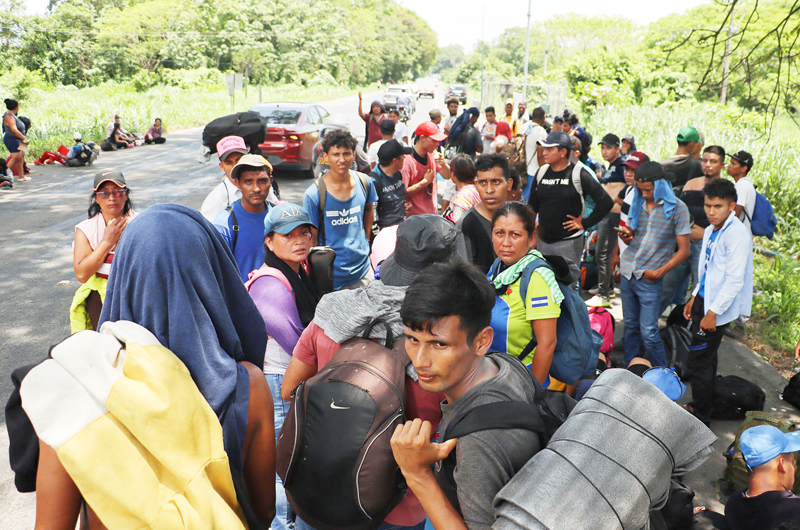 Desde la frontera sur de México migrantes piden alivio y atención a Claudia Sheinbaum 