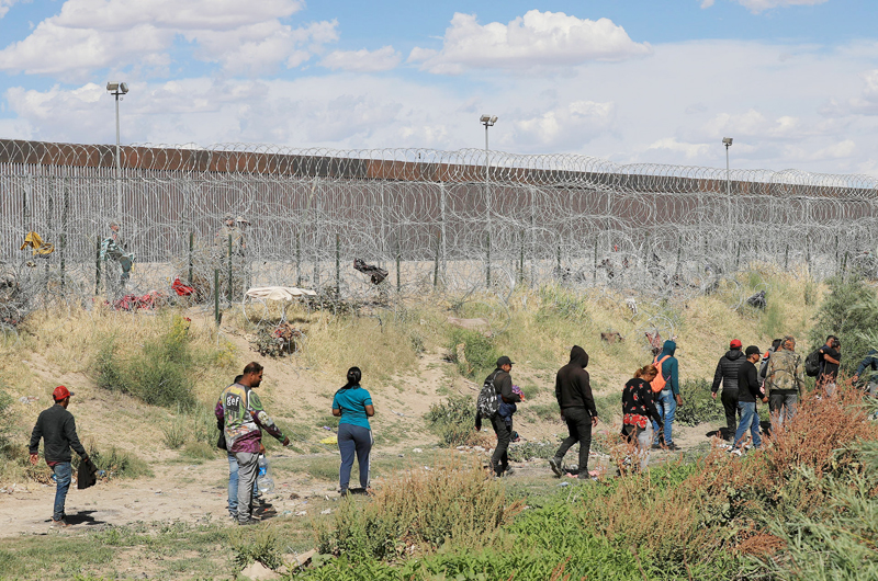 Pese a crecientes deportaciones migrantes insisten en cruzar a EEUU por el río Bravo