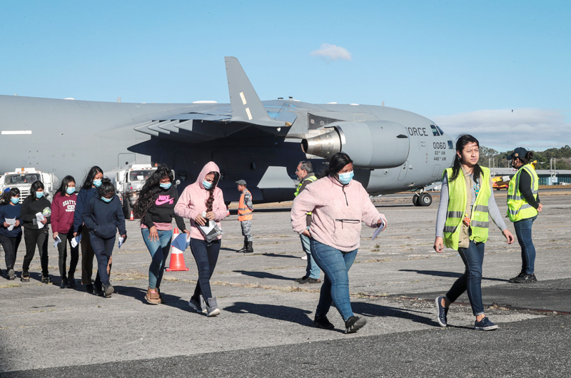 Guatemala habilitará espacio en centro de convenciones para atender a migrantes deportados