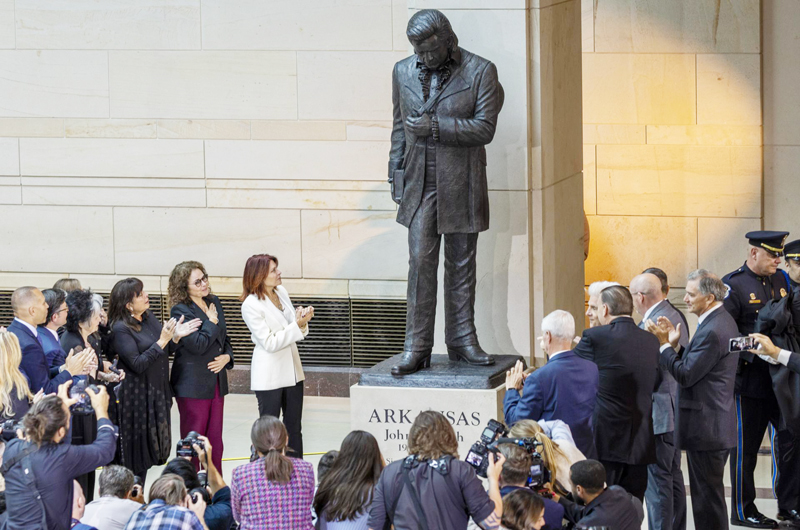 En el Capitolio de EE.UU dejaron inaugurada estatua de Johnny Cash