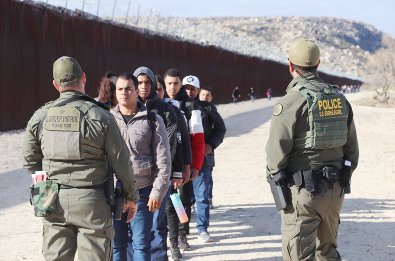 El gobierno de Trump da vía libre a redadas de migración en escuelas, colegios e iglesias