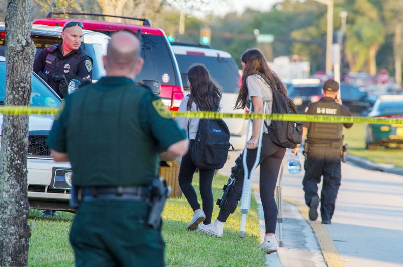 A seis años del tiroteo de Parkland urgen a Florida no debilitar el control de armas