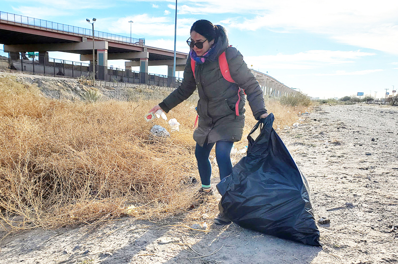 Voluntarios recogen toneladas de basura en la frontera México-EE.UU