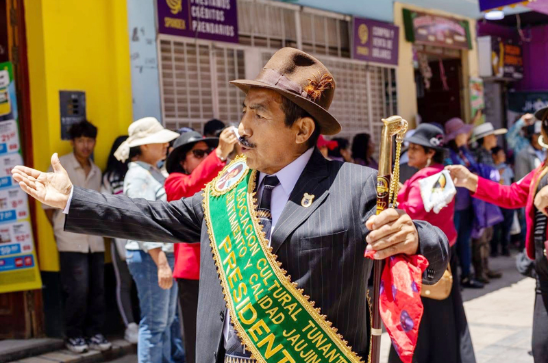 El peruano Arturo Amaya... Razones para el sano orgullo y deseos de hacer