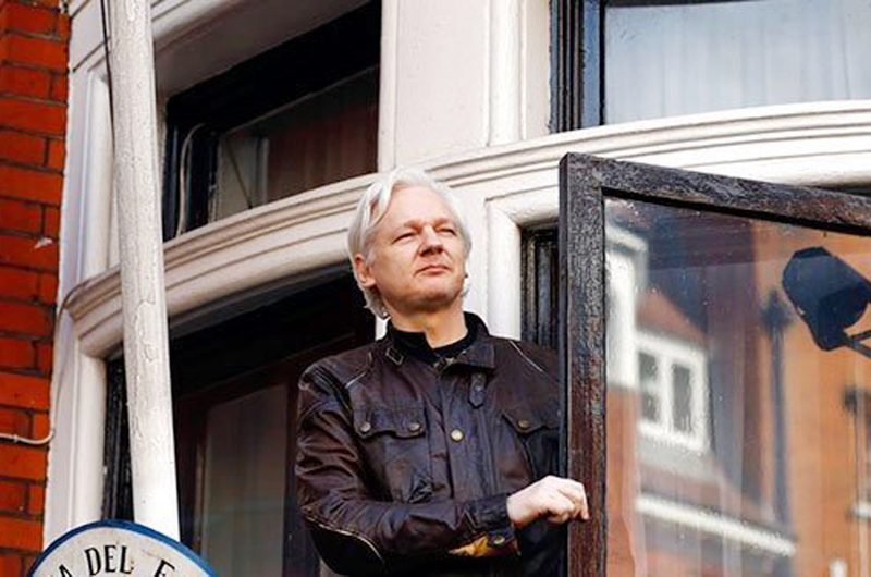 Julian Assange podría abandonar embajada ecuatoriana en unas semanas