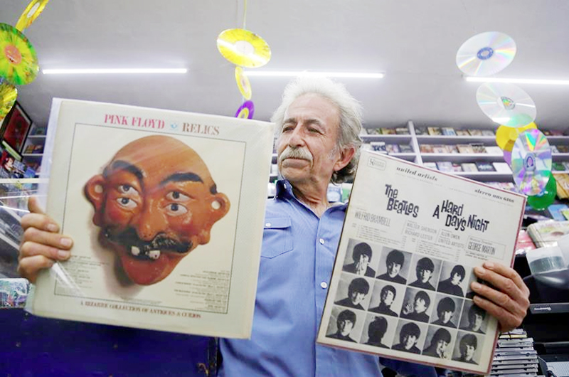 La nostalgia mantiene a flote a tienda de vinilos mexicana ante la pandemia 