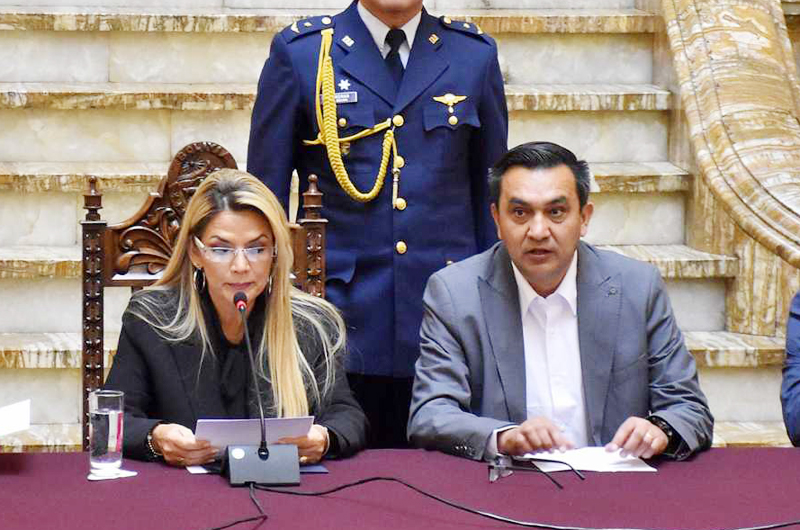 España expulsó a tres diplomáticos bolivianos