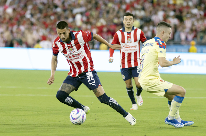 Julián Quiñones corona a América ante Chivas en un clásico récord en EE.UU