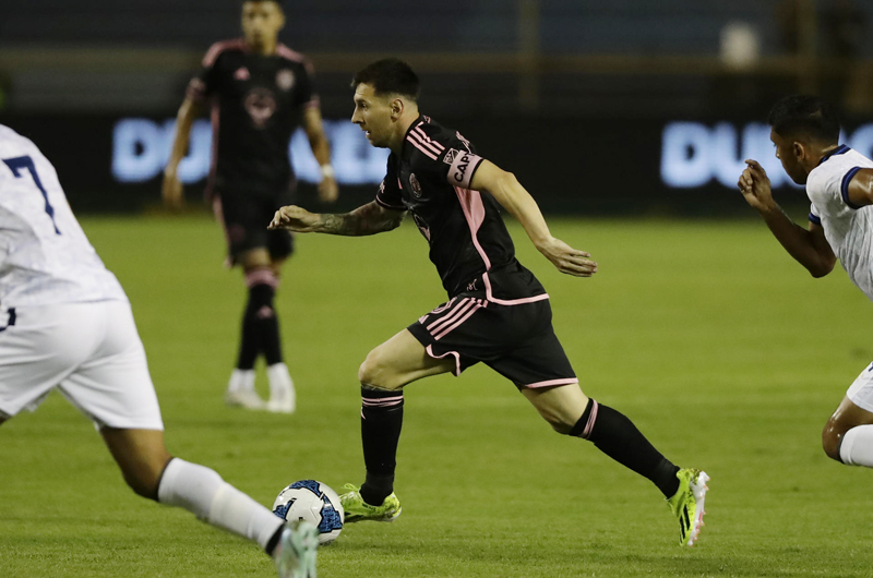 El Inter Miami se queda sin gol en El Salvador en el debut de la dupla Suárez-Messi