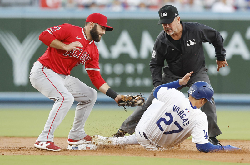 Candelario, Martínez y Albies encabezan el bombardeo latino en la MLB