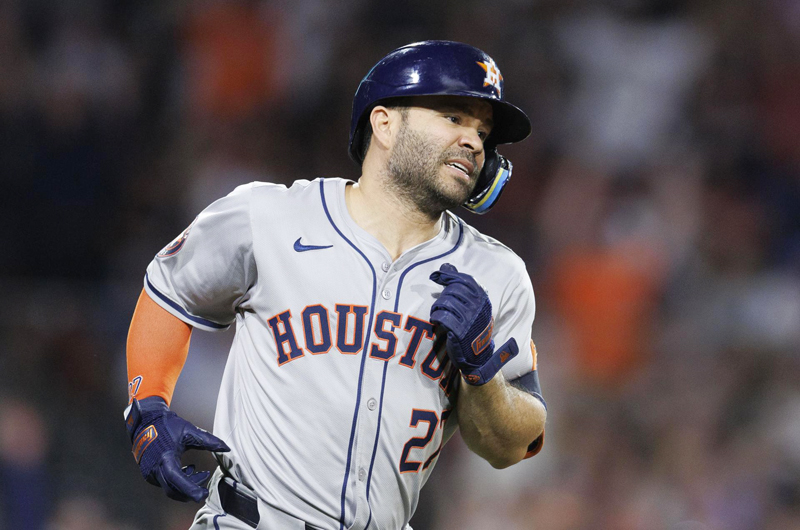 El venezolano José Altuve encabeza a once latinos ganadores del Bate de Plata en la MLB 