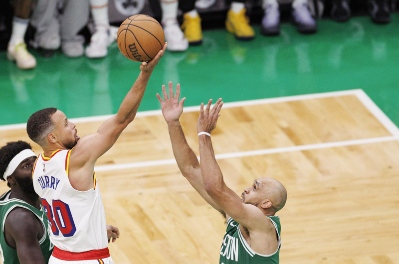 Los Warriors dan un golpe en la mesa en Boston