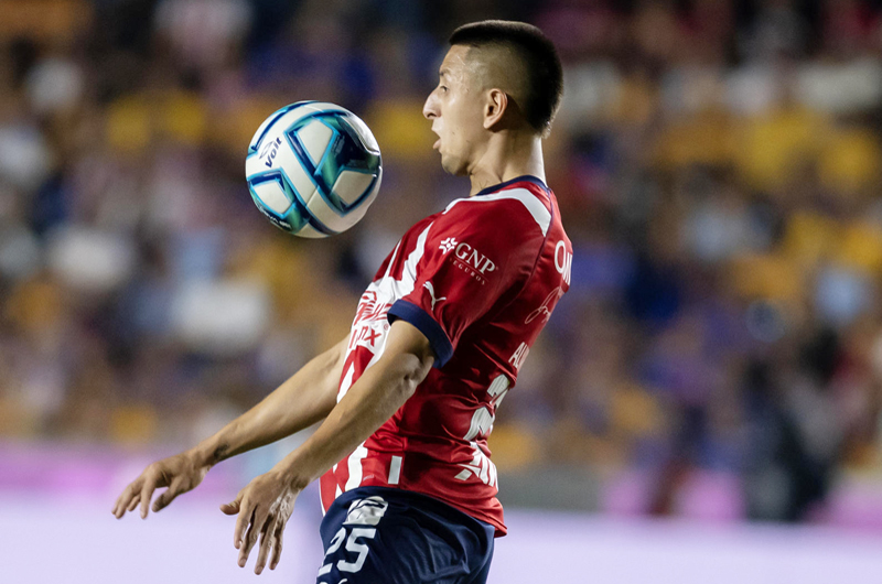 Un gol de Roberto Alvarado mantiene al Guadalajara en la cima del torneo Apertura mexicano 