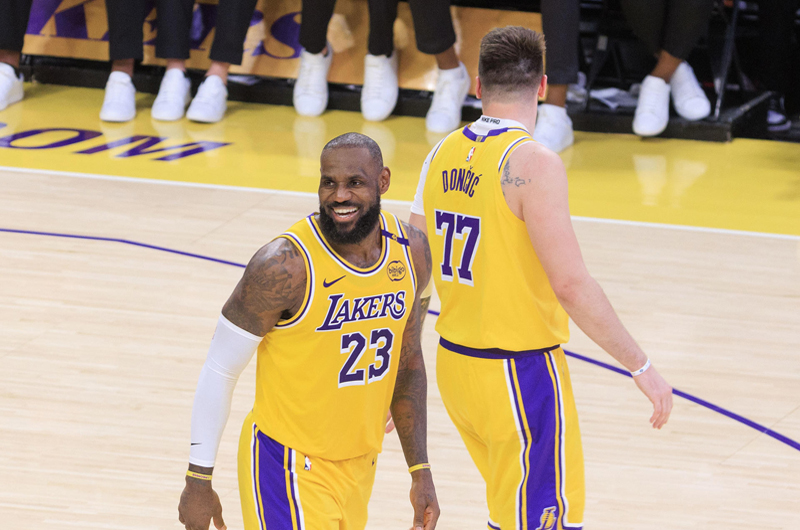 LeBron roza los 50  mil, Doncic castiga a Clippers y Cavaliers sigue haciendo historia