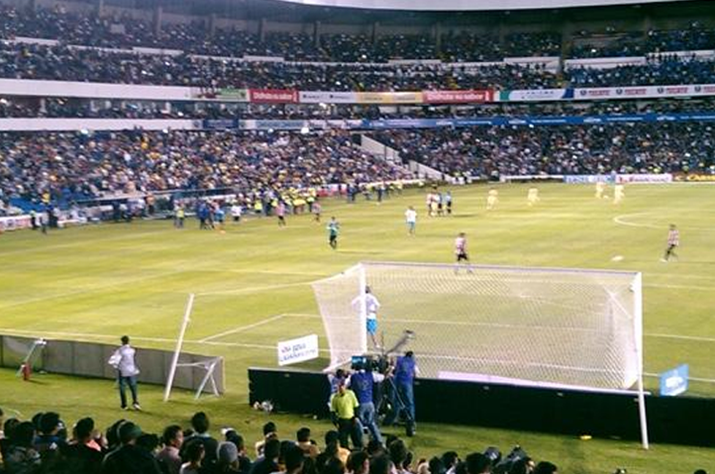 Aficionados en Querétaro compran boletos para América vs León