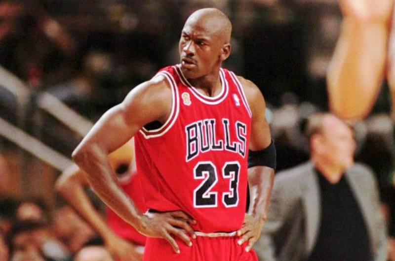Michael Jordan donará dinero a organizaciones de caridad