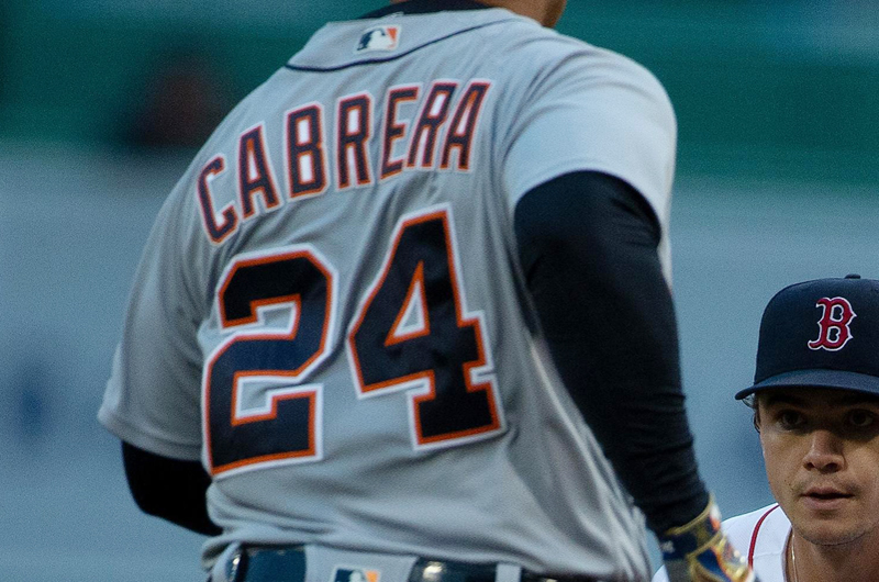 Cabrera se consagra y libera al pegar su histórico cuadrangular número 500