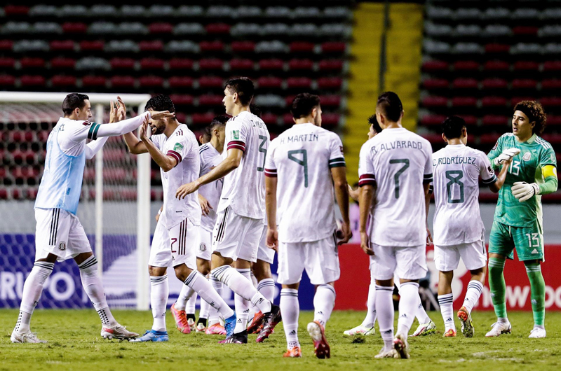México vence a una inofensiva Costa Rica con un gol de penalti de Pineda