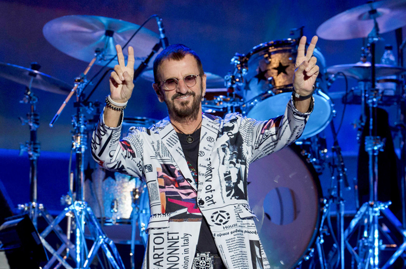 Ringo Starr cumple 84 años y esparce su mensaje de “paz y amor” en Los Ángeles