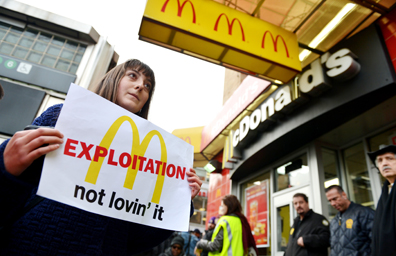 Empleados de comida rápida preparan movilizaciones en Estados Unidos