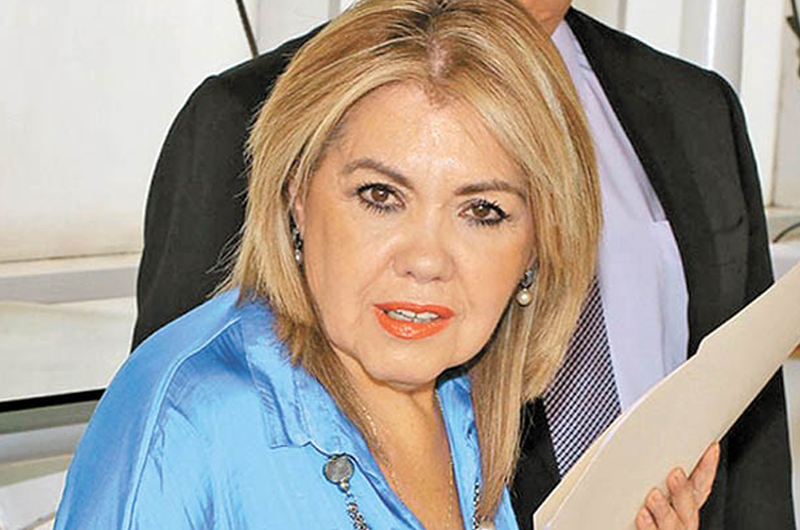 Emplazan a juicio a Silvia Urquidi por caso Juan Gabriel