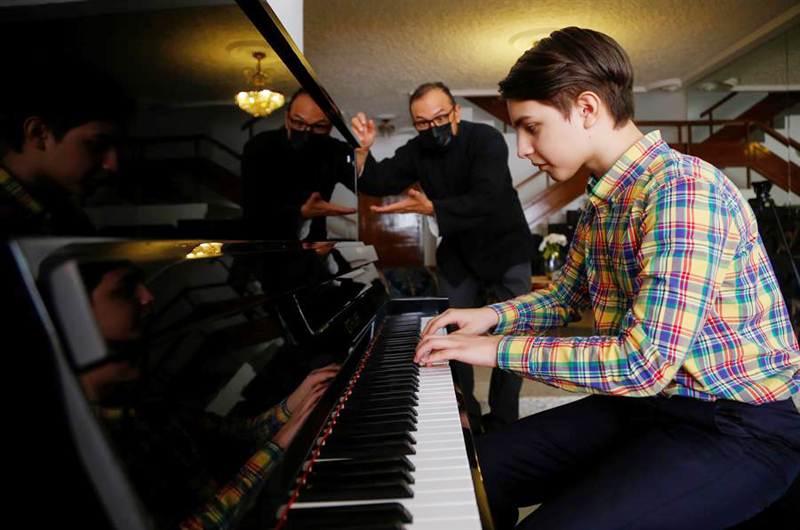 Alexander Vivero, el pianista mexicano de 12 años que sueña con la batuta