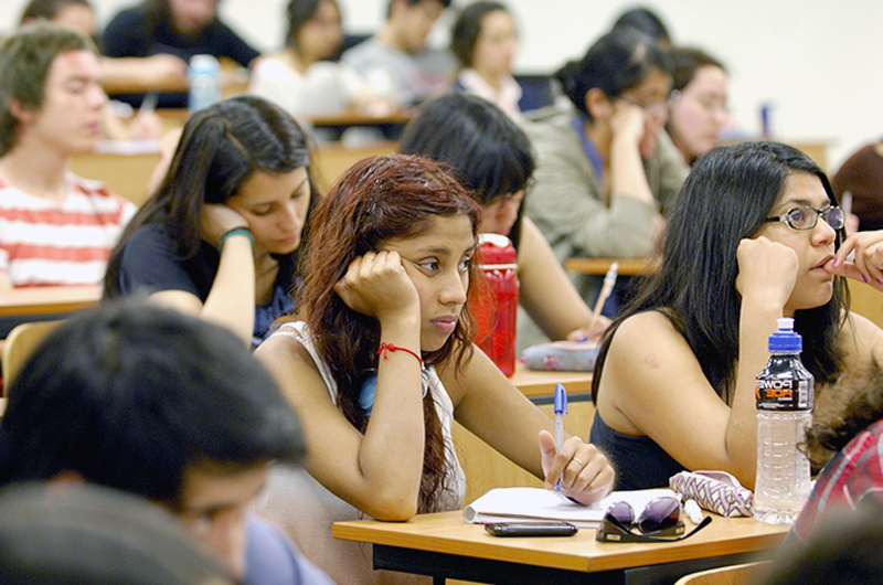 El miedo a la deportación afecta la salud mental de la mayoría de estudiantes