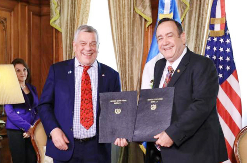 Guatemala y EUA firman  convenio para sector agrícola