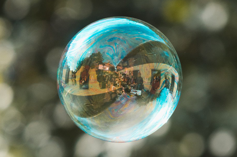 Opinión: Un mundo de burbujas