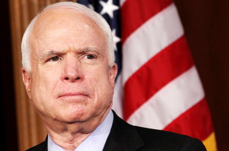 Vietnam rinde homenaje póstumo al senador John McCain