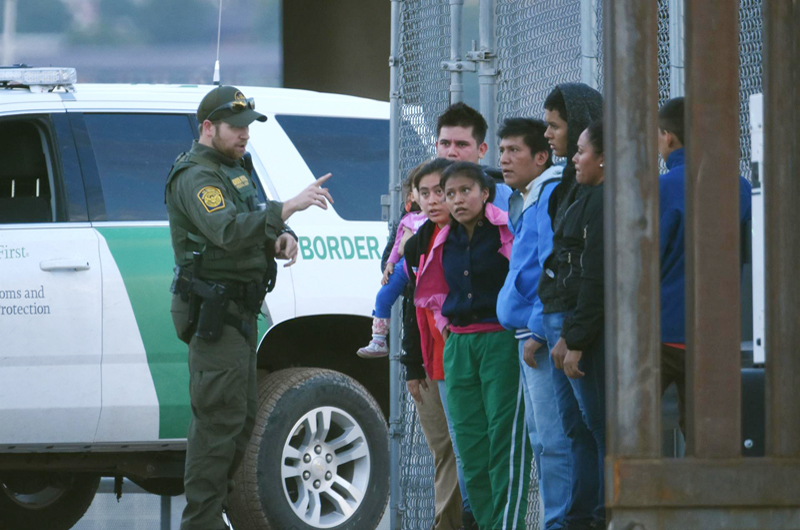 EEUU ha detenido casi 2,5 millones de migrantes en el periodo fiscal 2022 