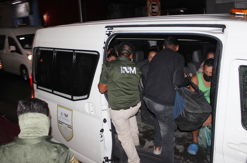 México realiza operativos en su frontera sur para impedir caravana migrante
