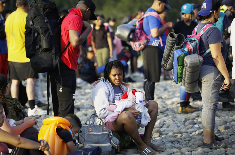 Se sextuplica cifra de migrantes que cruzan Darién y llega a 127.000 este año