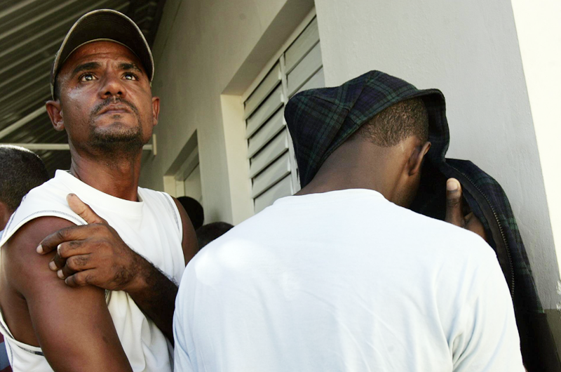 Repatrían a 56 migrantes dominicanos interceptados en aguas de Puerto Rico