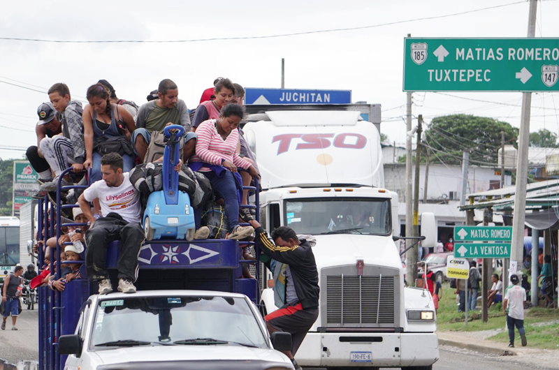 Caravana migrante avanza lenta por sur de entre el cansancio y las dolencias