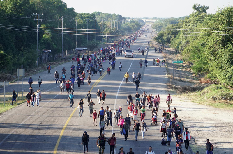 La caravana migrante fija su ruta hacia la frontera de EE.UU.