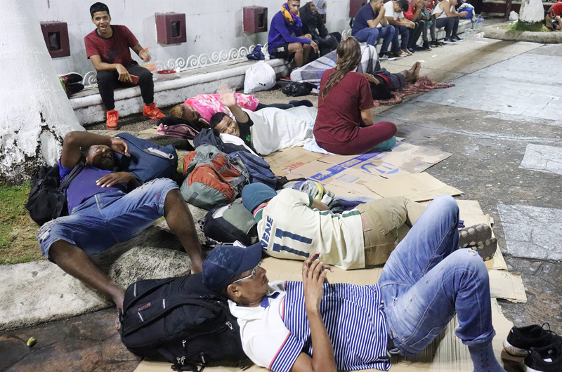 ONG estiman que hay 125.000 migrantes en ruta en estados del sur de México 