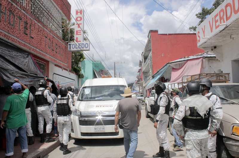 Agentes hallan a 21 migrantes de varios países en hotel en estado mexicano de Chiapas 