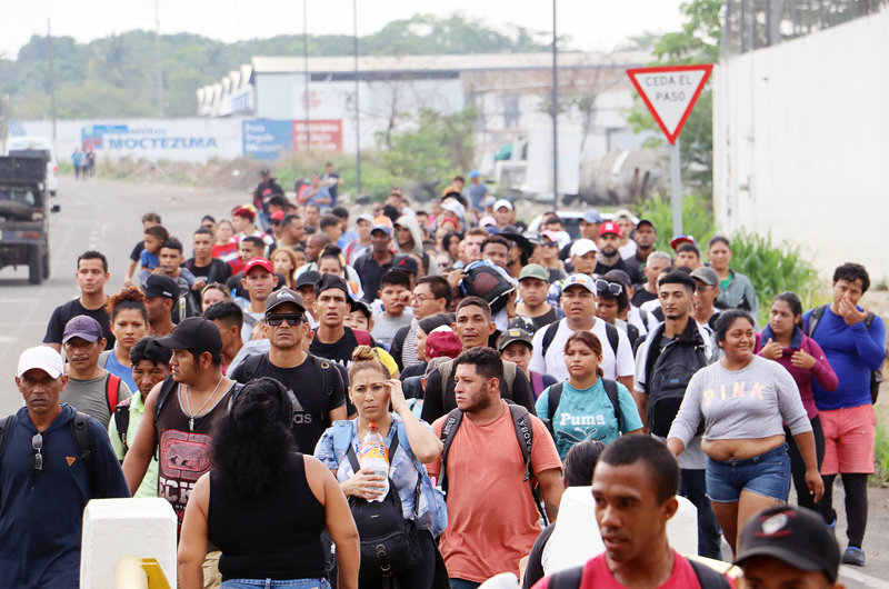 Una nueva caravana con cientos de migrantes parte de la frontera sur de México 