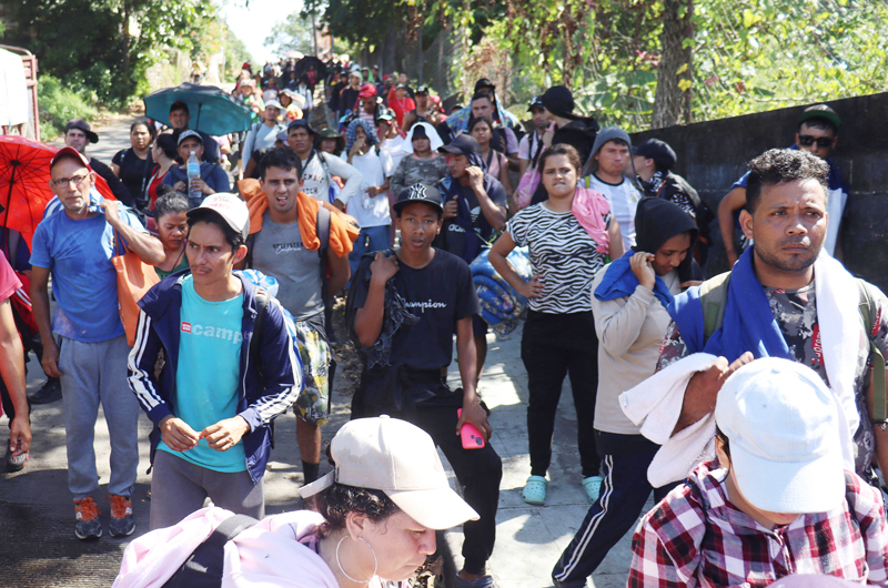 Venezolanos piden a Trump que ayude a cambiar el Gobierno para frenar caravanas en México 