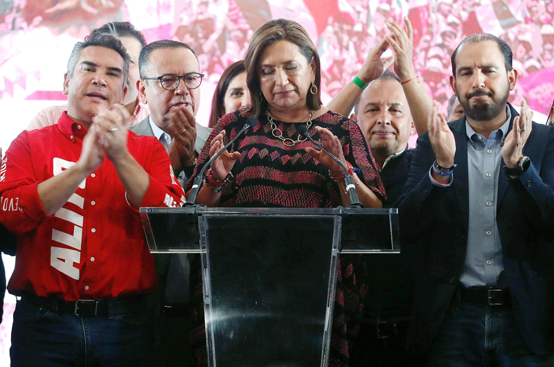 Gálvez impugna la elección presidencial ante autoridad y pide sanción para López Obrador