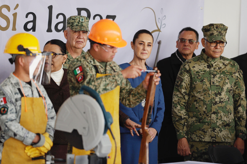 Sheinbaum lanza un programa de desarme que canjea pistolas de la ciudadanía por dinero 