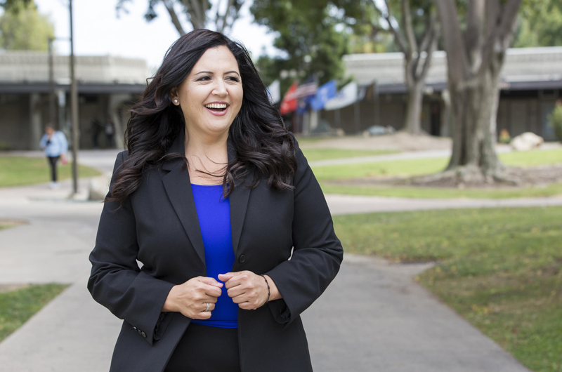 Inmigrante latina asume presidencia de la Junta de Supervisores de San Diego