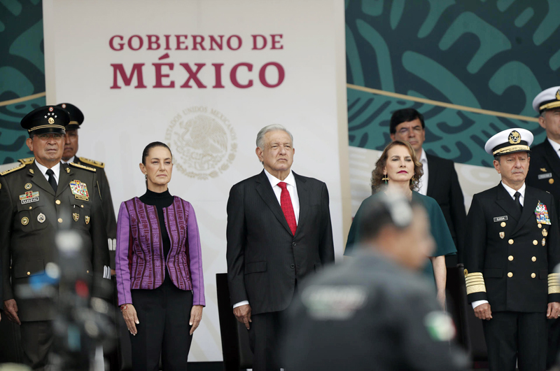 Las Fuerzas Armadas de México dan bienvenida a Sheinbaum y se despiden de López Obrador 