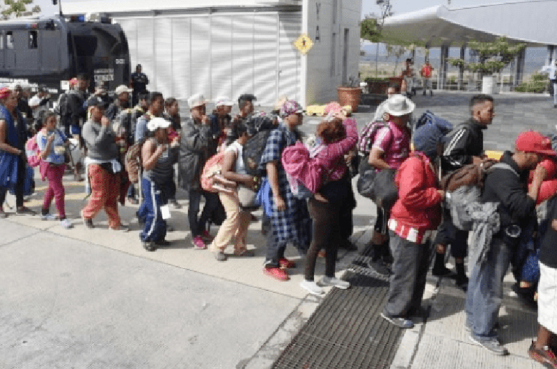 Para pasar a Estados Unidos migrantes dispuestos a esperar en frontera de Sonora