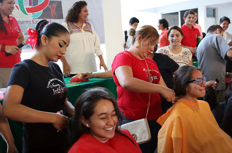 Mujeres de Colima donan su cabello para realizar pelucas oncológicas