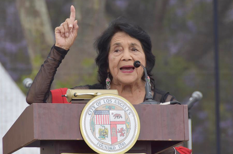 California proclama el 10 de abril como el Día de Dolores Huerta